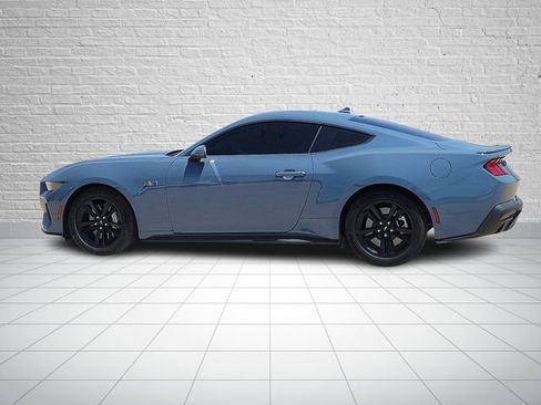 Used 2025 Ford Mustang GT RWD image 2