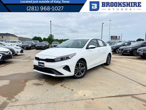 Used 2023 Kia Forte LXS w/ LXS Technology Package FWD image 1