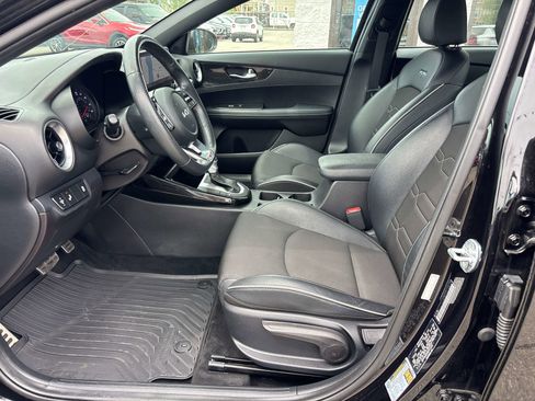 Used 2022 Kia Forte GT-Line w/ GT-Line Technology Package FWD image 11