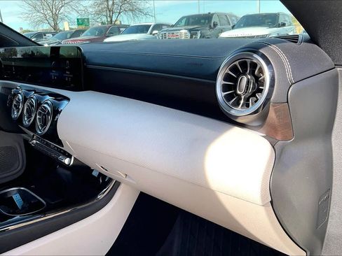 Used 2023 Mercedes-Benz CLA 250 4MATIC image 17