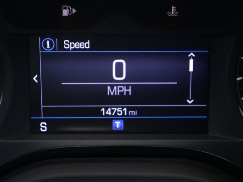 Used 2023 Chevrolet Camaro LT RWD image 4