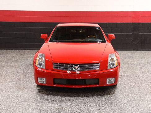 Used 2007 Cadillac XLR RWD image 13