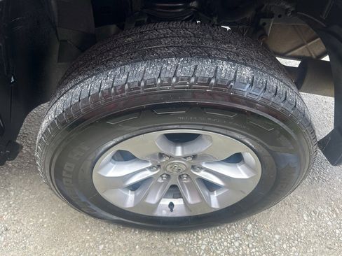 Used 2019 RAM 1500 Laramie image 26