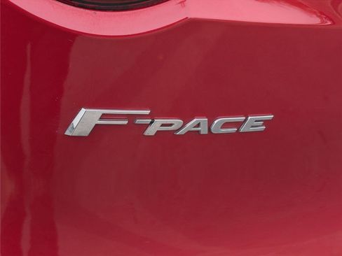 Used 2019 Jaguar F-PACE Prestige image 9