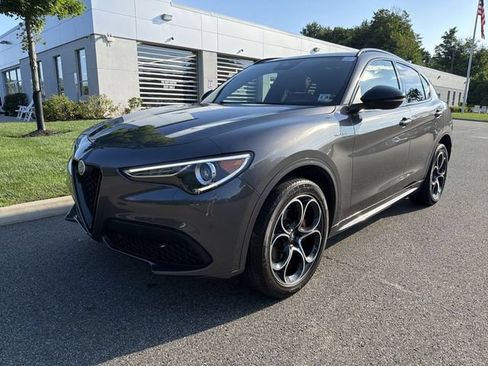 Used 2023 Alfa Romeo Stelvio Veloce AWD/4WD image 4
