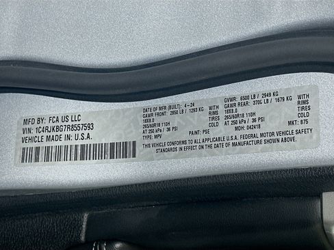 Used 2024 Jeep Grand Cherokee L Limited w/ Luxury Tech Group II image 12