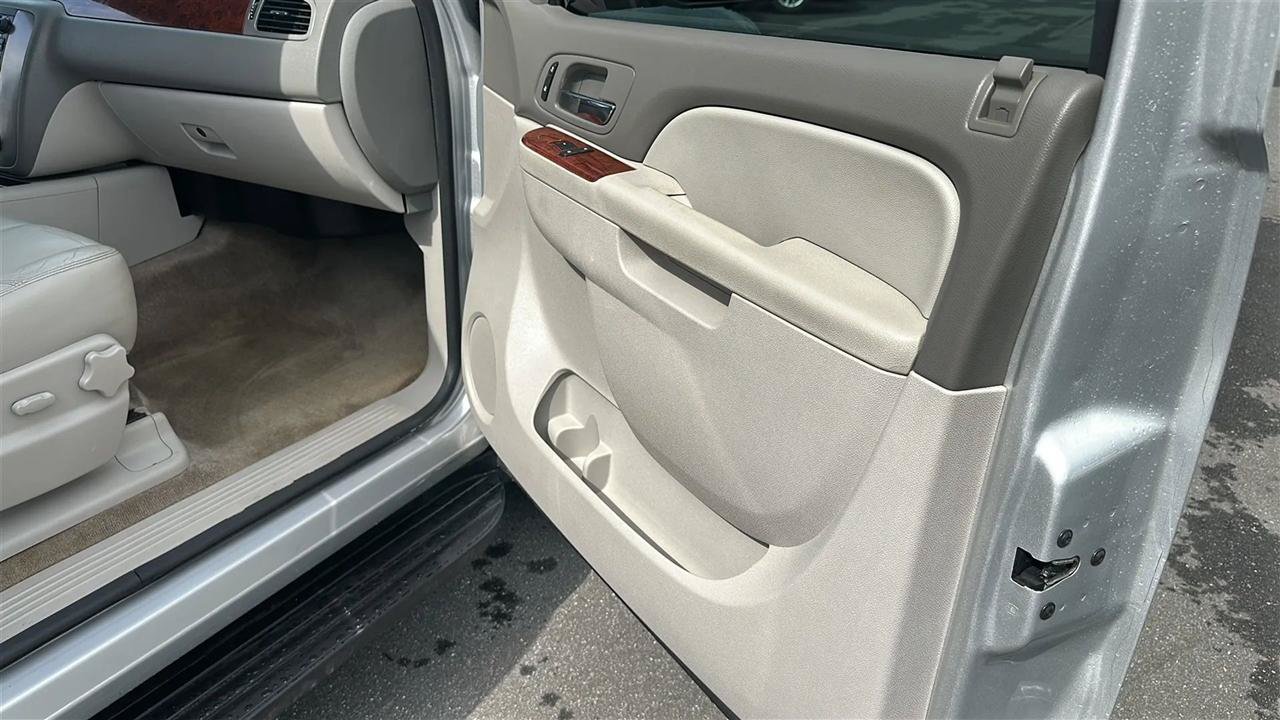 Used 2014 GMC Yukon XL SLT RWD image 33