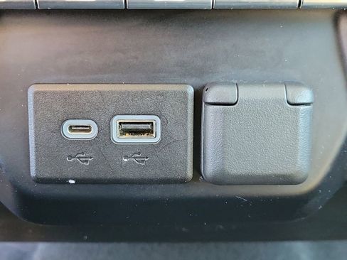 Used 2021 GMC Sierra 1500 SLE w/ Driver Alert Package I image 32