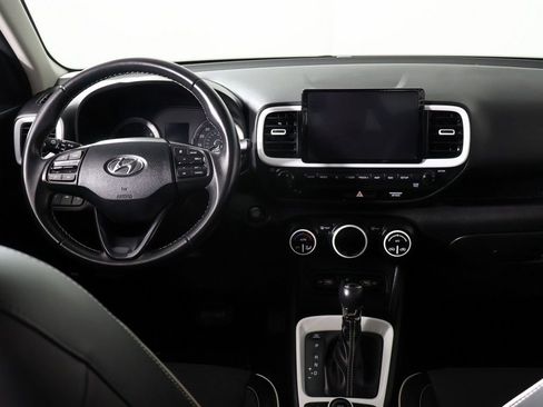 Used 2022 Hyundai Venue Limited FWD image 30