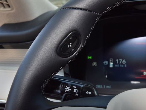 New 2026 Lincoln Corsair Premiere image 23