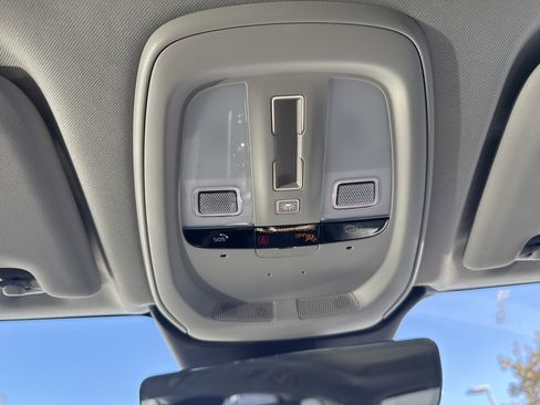 Used 2025 Volvo XC60 B5 Plus image 27