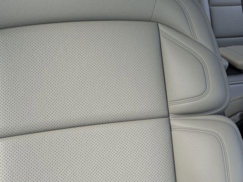 New 2025 Lincoln Navigator L Reserve image 16