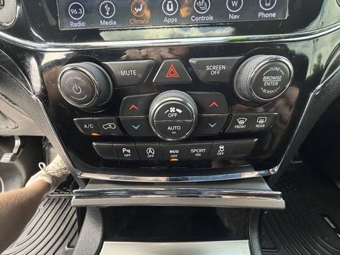 Used 2019 Jeep Grand Cherokee Limited w/ Trailer Tow Group IV AWD/4WD image 20