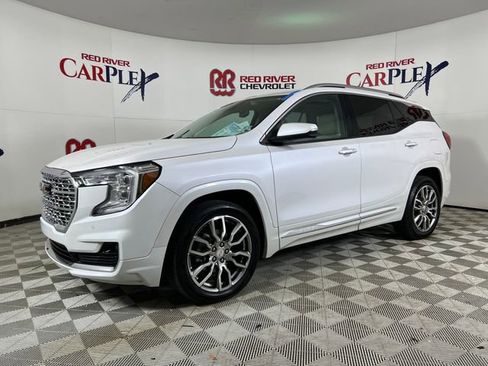 Used 2022 GMC Terrain Denali image 3