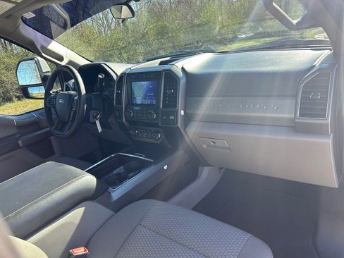 Used 2020 Ford F250 XLT w/ XLT Premium Package image 24