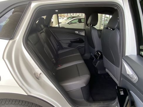 Used 2023 Volkswagen ID.4 Pro S image 12