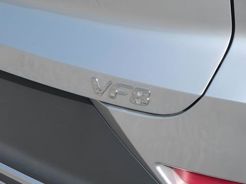 New 2025 VinFast VF 8 Eco AWD/4WD image 37