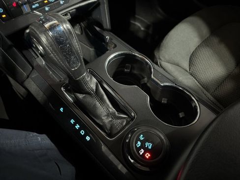 Used 2018 Ford Explorer XLT image 22