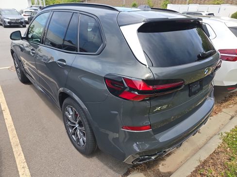 New 2026 BMW X5 xDrive40i w/ M Sport Package AWD/4WD image 3