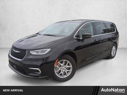 Used 2024 Chrysler Pacifica Touring-L