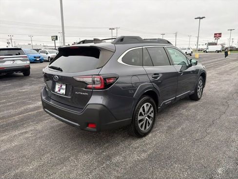 Used 2023 Subaru Outback Premium AWD/4WD image 3