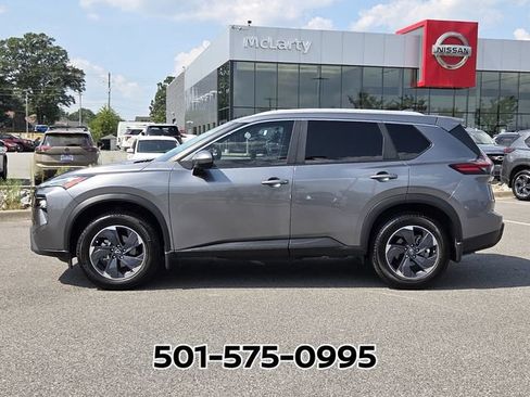 Used 2025 Nissan Rogue SV w/ SV Premium Package FWD image 2