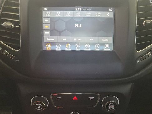 Used 2020 Jeep Compass Latitude w/ Cold Weather Group FWD image 25