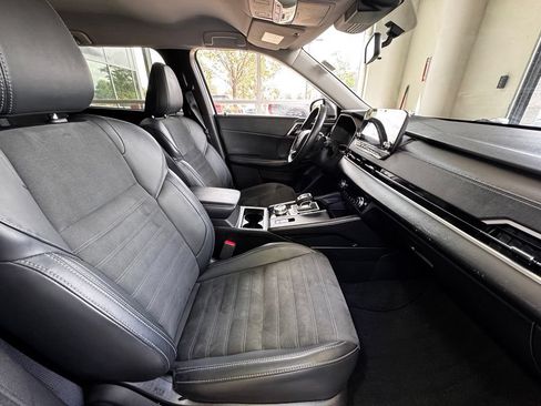 Used 2024 Mitsubishi Outlander SE AWD/4WD image 46