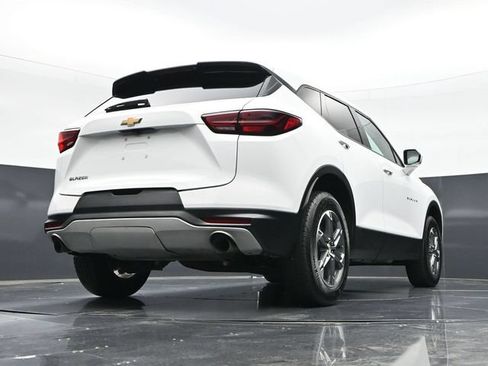 Used 2025 Chevrolet Blazer LT FWD image 38