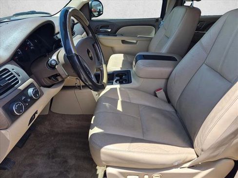 Used 2011 Chevrolet Tahoe LT w/ Luxury Package AWD/4WD image 11