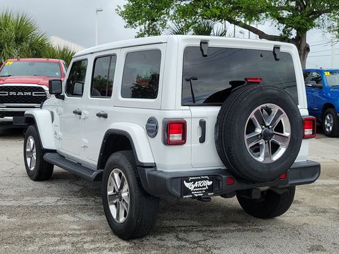 Used 2022 Jeep Wrangler Unlimited Sahara image 3