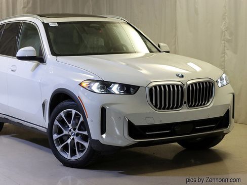 Used 2026 BMW X5 xDrive50e w/ Executive Package AWD/4WD image 3