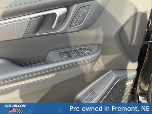 Certified 2025 Buick Enclave Sport Touring w/ Power Package AWD/4WD image 15