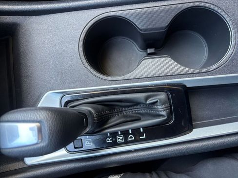 Used 2025 Nissan Altima 2.5 SV FWD image 40