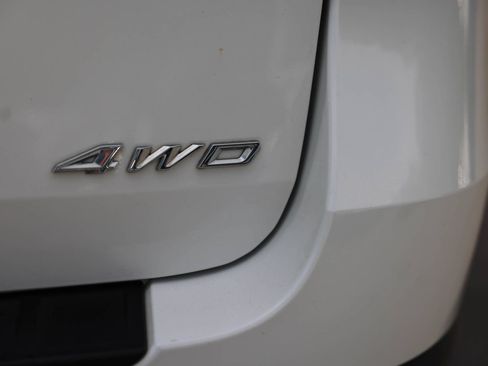Used 2023 Ford Explorer XLT AWD/4WD image 35