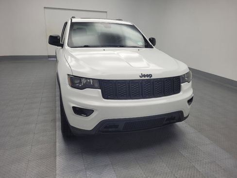 Used 2019 Jeep Grand Cherokee Laredo image 14
