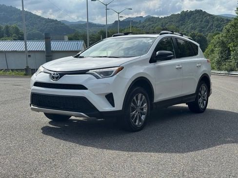 Used 2016 Toyota RAV4 SE AWD/4WD image 3
