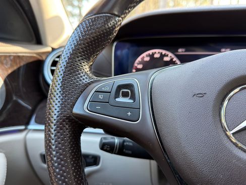 Used 2018 Mercedes-Benz E 300 E 300 image 25