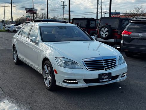 Used 2011 Mercedes-Benz S 550 4MATIC image 3