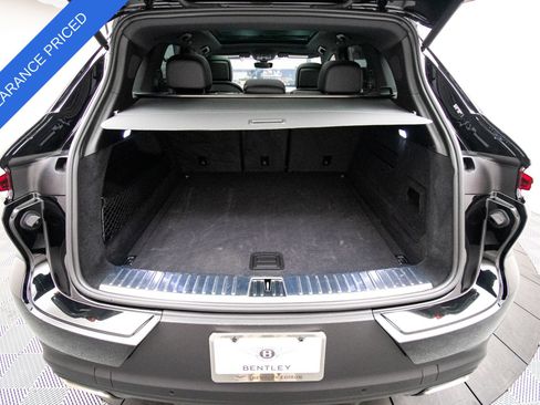 Used 2025 Porsche Cayenne AWD/4WD image 36