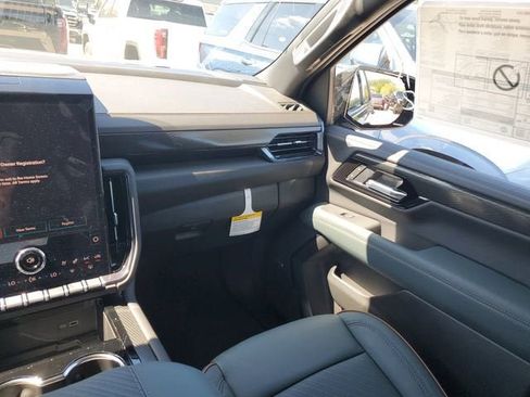New 2026 GMC Yukon AT4 AWD/4WD image 15