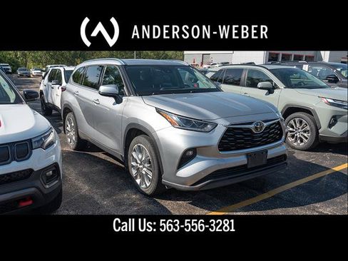 Used 2021 Toyota Highlander Limited AWD/4WD image 1