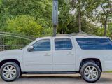 Used 2014 GMC Yukon XL SLT image 3