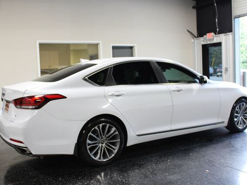 Used 2016 Hyundai Genesis 3.8 RWD image 3