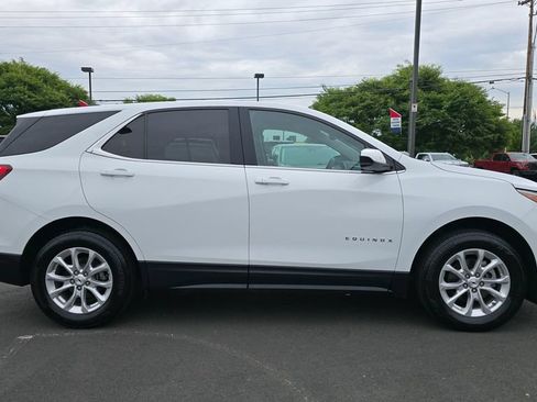 Used 2020 Chevrolet Equinox LT w/ Driver Convenience Package AWD/4WD image 2