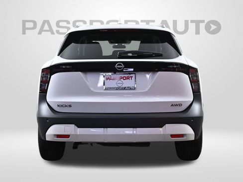 Used 2025 Nissan Kicks SV w/ SV Premium Package image 9