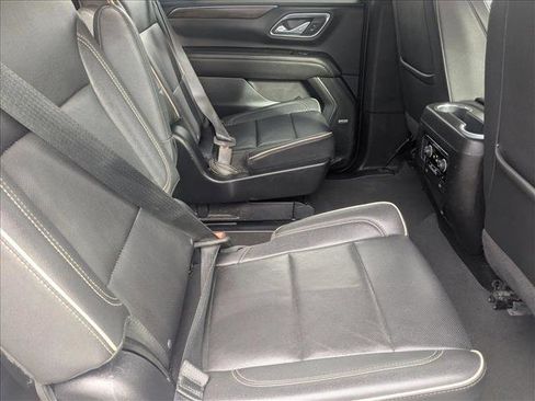 Used 2023 Chevrolet Suburban Premier image 20
