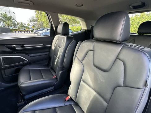 Certified 2024 Kia Telluride S FWD image 23