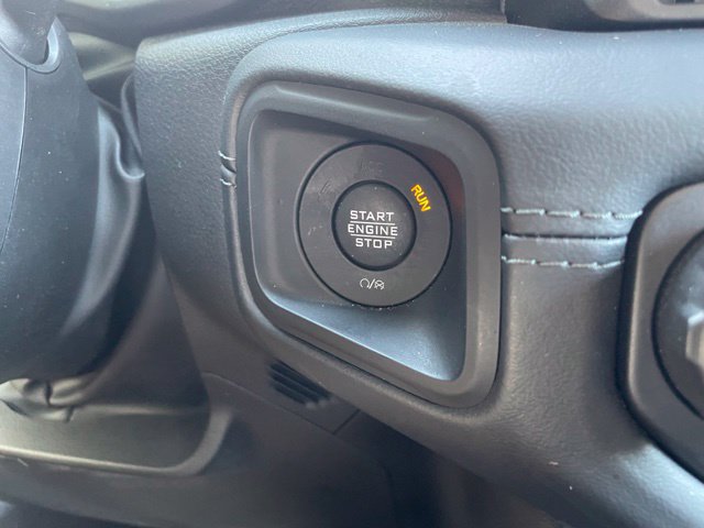 Used 2025 Jeep Gladiator Mojave w/ Convenience Group AWD/4WD image 23