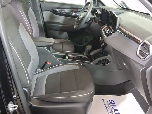 Used 2025 Chevrolet TrailBlazer LT image 28